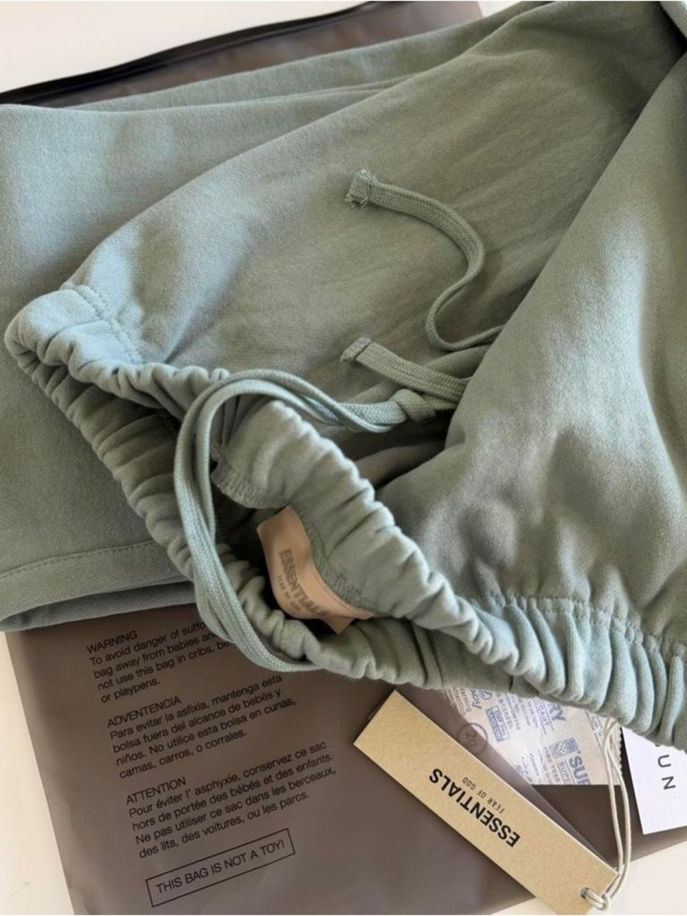 ESSENTIALS Fear of God  Sycamore Green Sweatpants - Picture 5 of 5